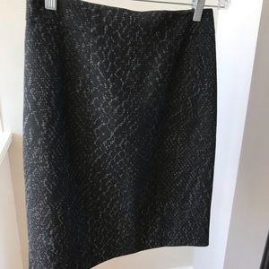 😍TAHARI Snake Print Pencil Skirt